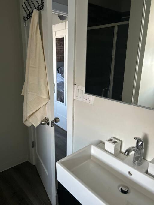 Modern Loft!/Free Parking/Long Stay Friendly! Детройт Екстериор снимка