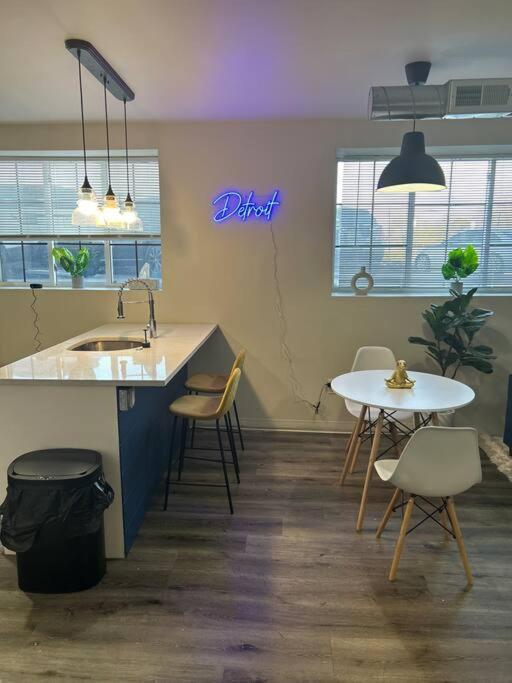 Modern Loft!/Free Parking/Long Stay Friendly! Детройт Екстериор снимка