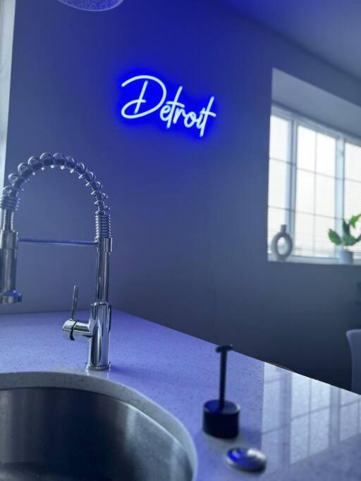 Modern Loft!/Free Parking/Long Stay Friendly! Детройт Екстериор снимка